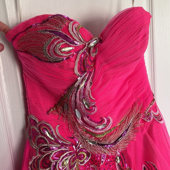 Size 6 fuchsia prom dress with colorful design - Picture 4 of 6